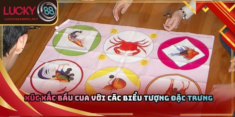 Xúc xắc bầu cua với các biểu tượng đặc trưng